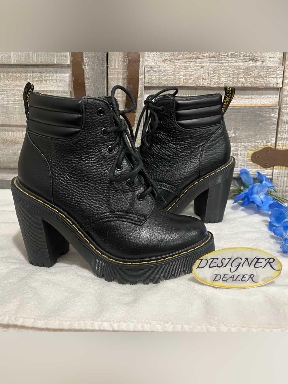 Dr. Martens Persephone Black Leather Lace Up Booties Size 5 EUC! - Picture 2 of 12